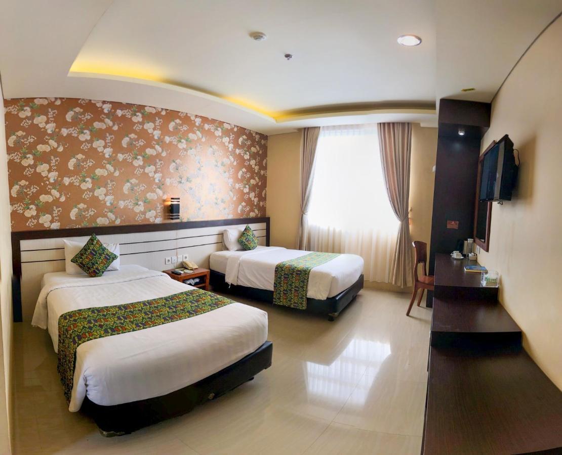 Grand Madani Hotel Mataram Dış mekan fotoğraf