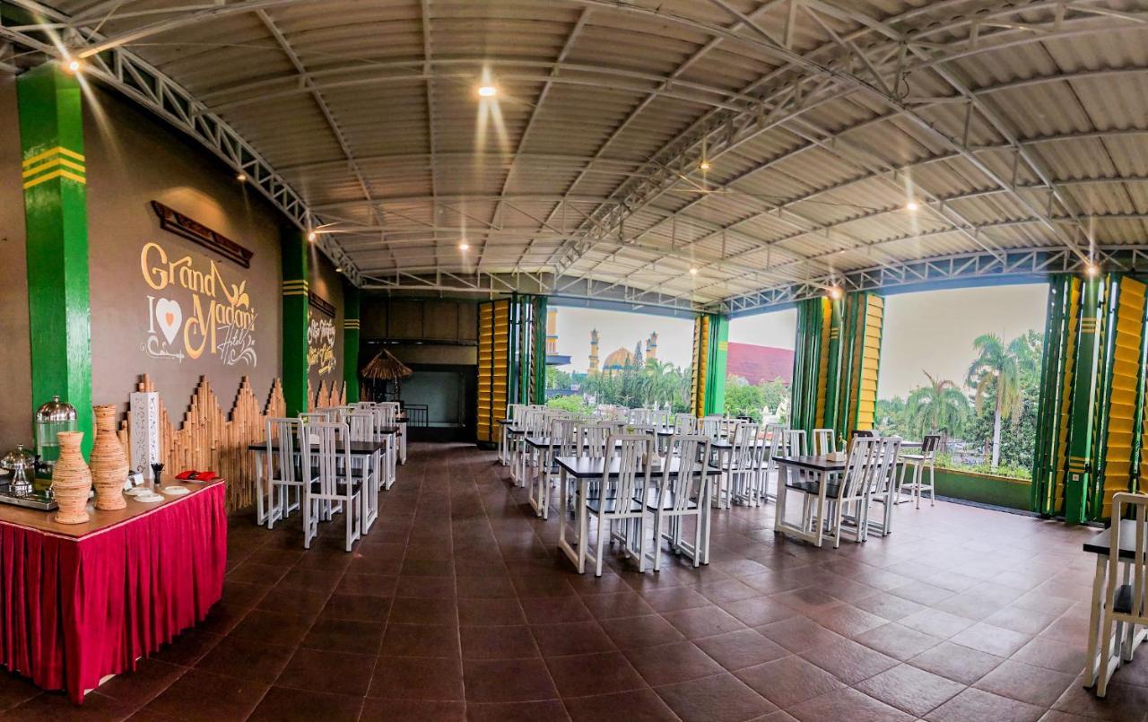 Grand Madani Hotel Mataram Dış mekan fotoğraf