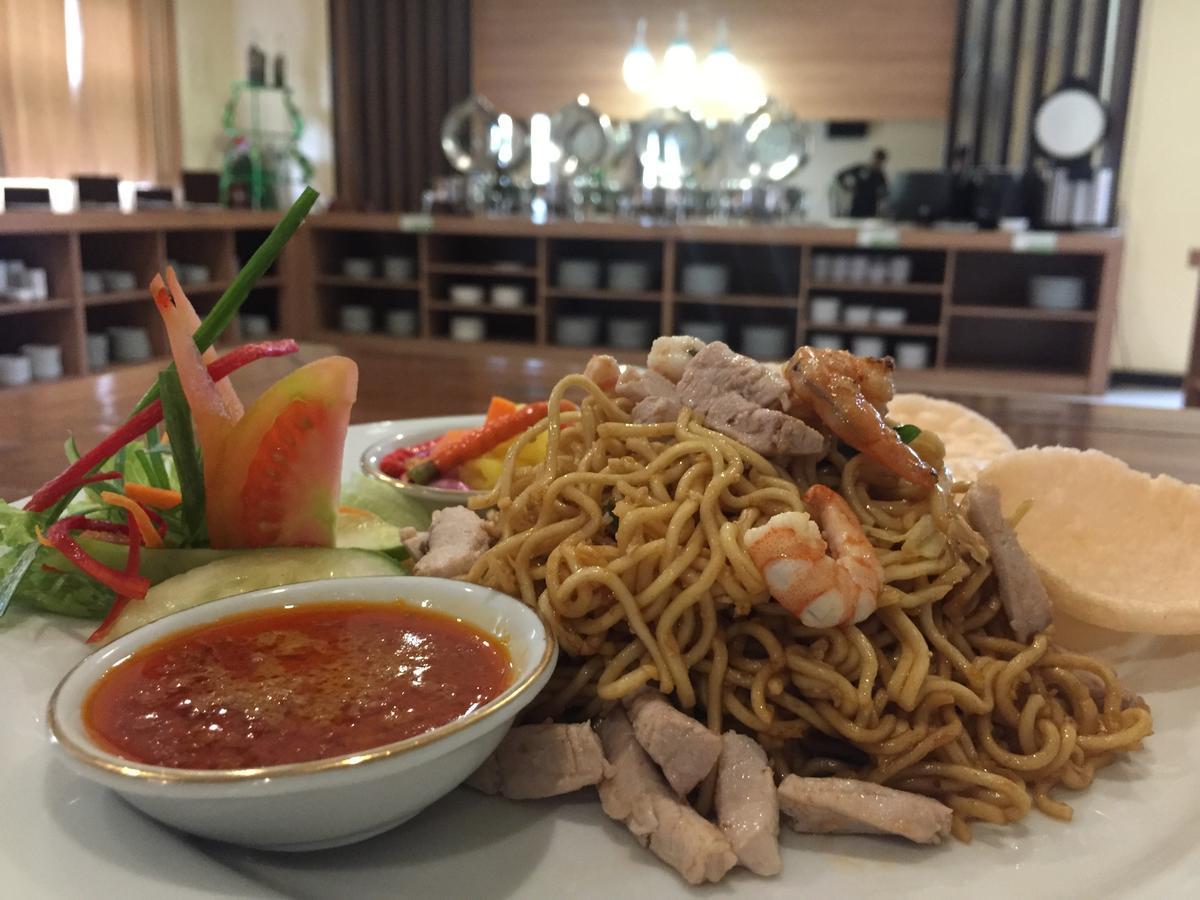 Grand Madani Hotel Mataram Dış mekan fotoğraf