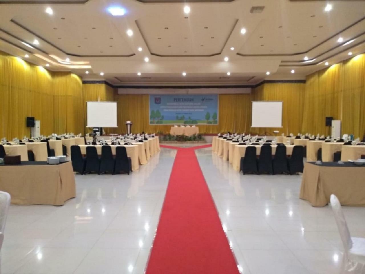 Grand Madani Hotel Mataram Dış mekan fotoğraf